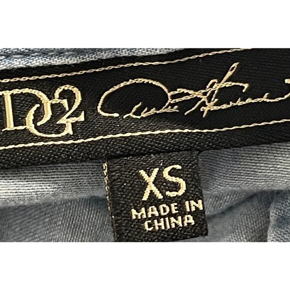 DG2 Button Up Top XS Blue Chambray Minimalist Coastal Y2K 100% Cotton STAIN - Picture 5 of 7